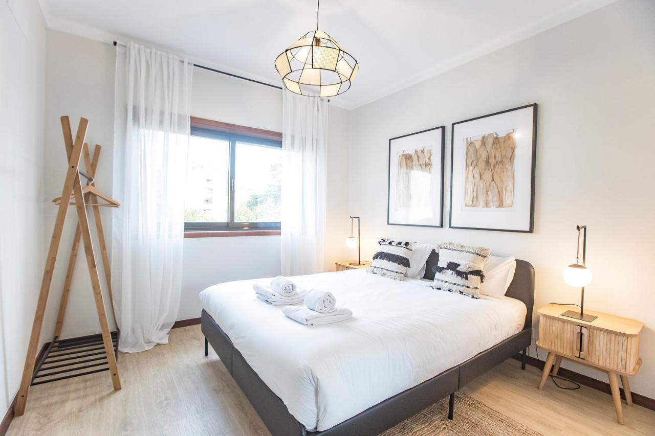 2Br Flat In Bonfim W/ Ac & Balcony By Lovelystay ポルト エクステリア 写真