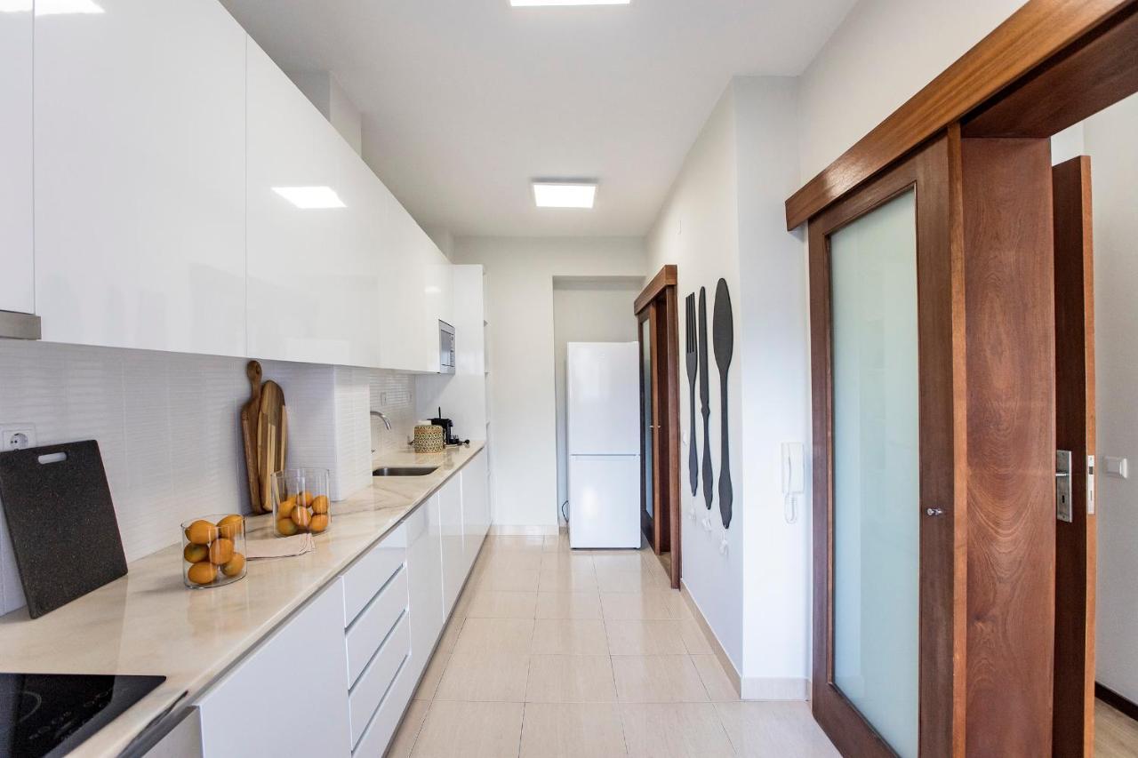 2Br Flat In Bonfim W/ Ac & Balcony By Lovelystay ポルト エクステリア 写真