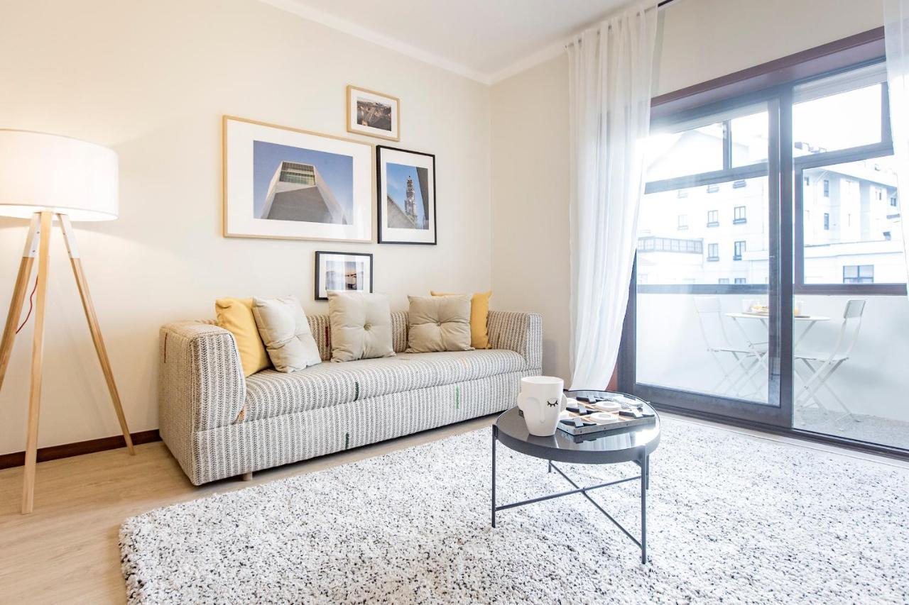 2Br Flat In Bonfim W/ Ac & Balcony By Lovelystay ポルト エクステリア 写真