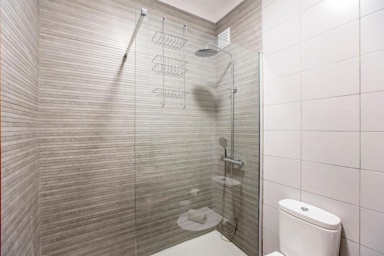 2Br Flat In Bonfim W/ Ac & Balcony By Lovelystay ポルト エクステリア 写真
